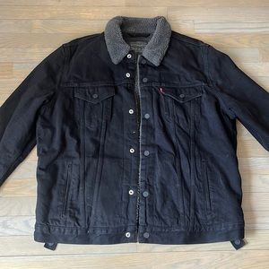 Men’s XXL Levi’s Black Fleece Lined Jean Jacket